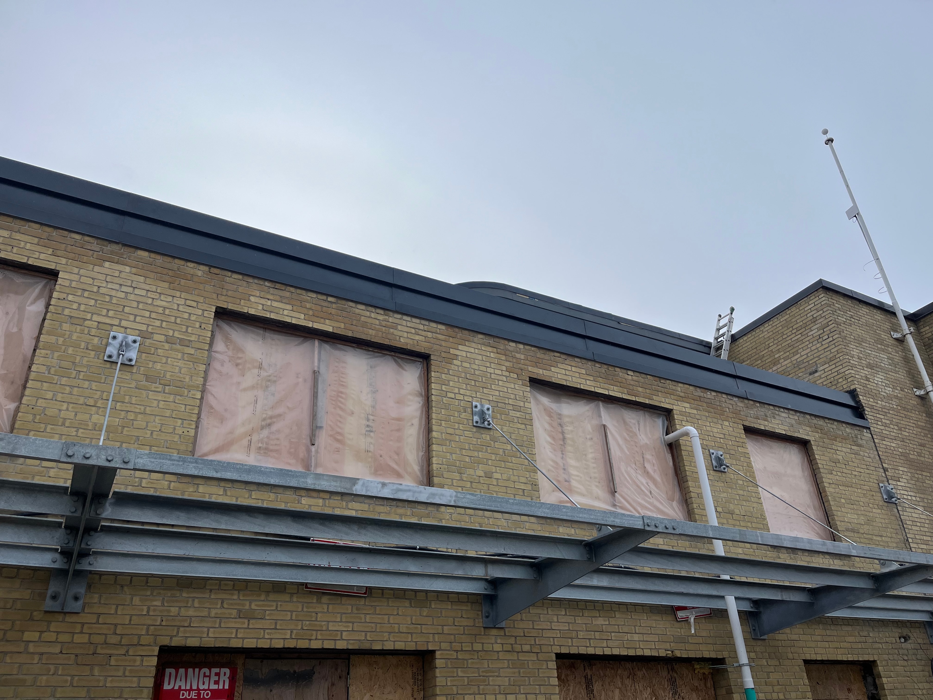 Metal Fascia — Commercial Building, Installation — Primus Sheet Metal Corp. GTA